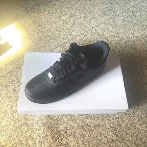Black Air Force size 8.5
Brand New